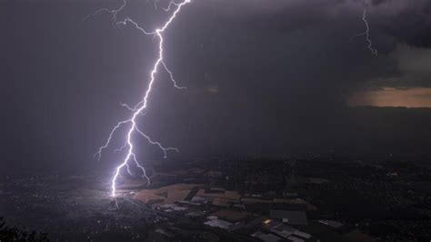 Intempéries en Provence : les orages arrivent dans le Vaucluse.